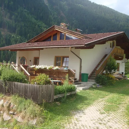 Alpenhaus Christian Apartment Neustift im Stubaital